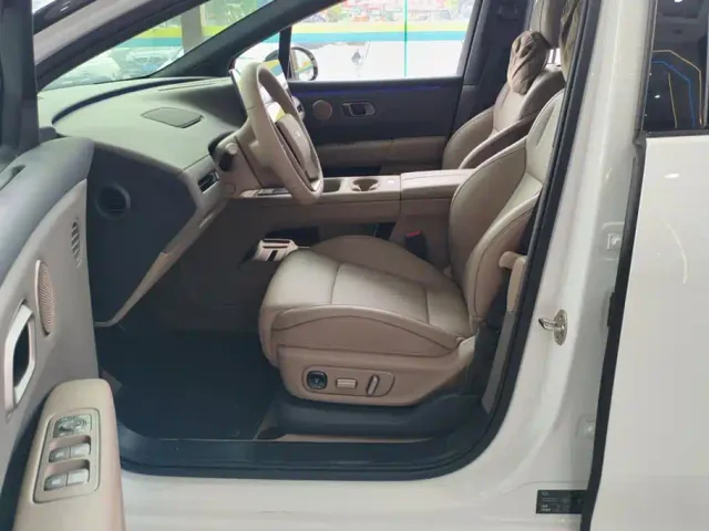 Li Auto Li Auto i6 2025 2WD Base Model — Фото автомобиля 9