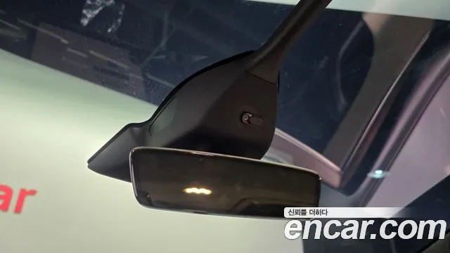 Tesla Model X — Фото автомобиля 18