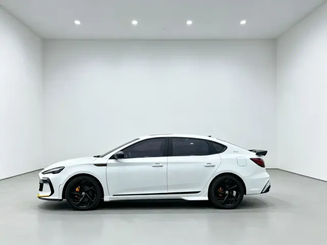 MG 6 — Фото автомобиля 11