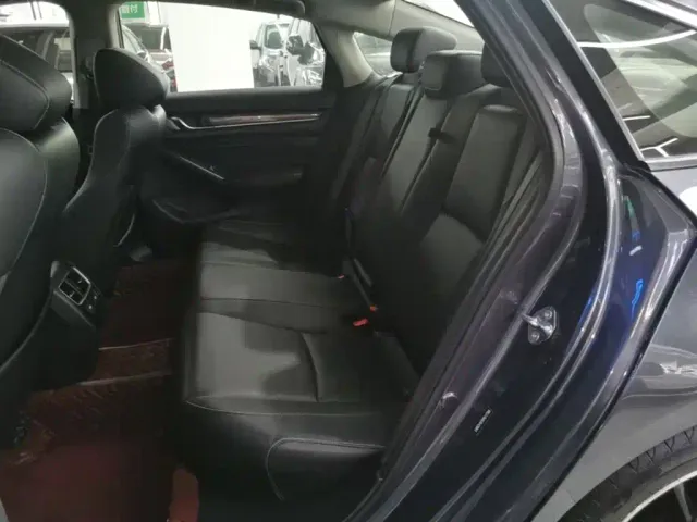 Honda Accord — Фото автомобиля 16