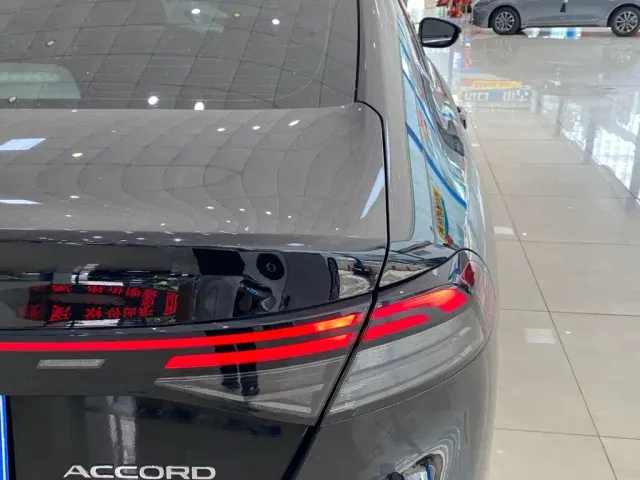 Honda Accord — Фото автомобиля 14