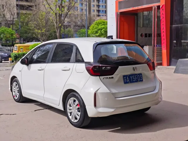 Honda Fit — Фото автомобиля 6