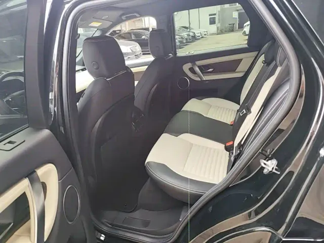 Land Rover Discovery Sport — Фото автомобиля 16