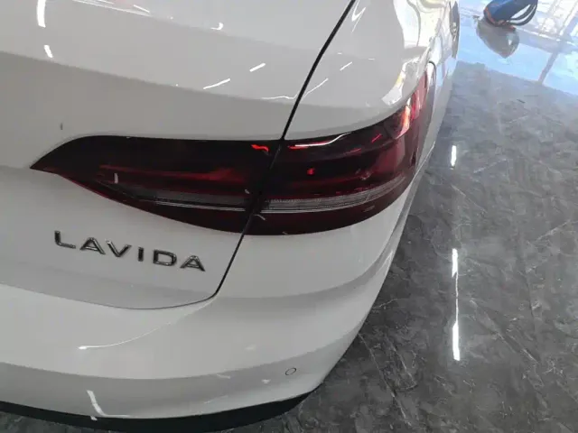 Volkswagen Lavida — Фото автомобиля 7