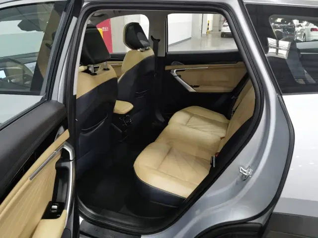 Geely Boyue L — Фото автомобиля 15
