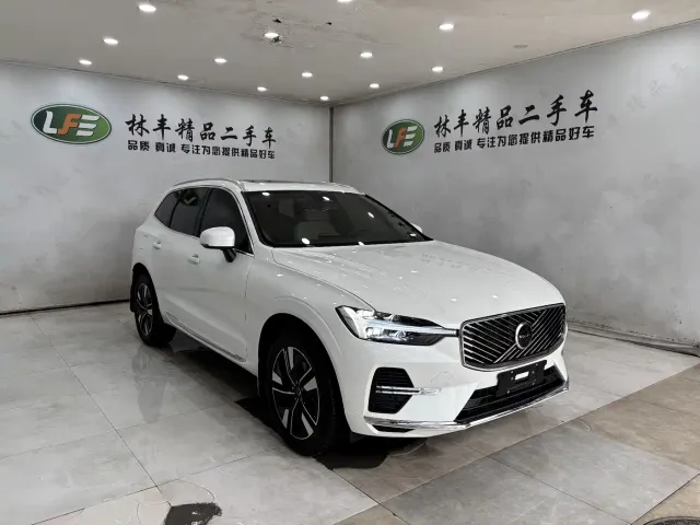 Volvo XC60 — Фото автомобиля 4