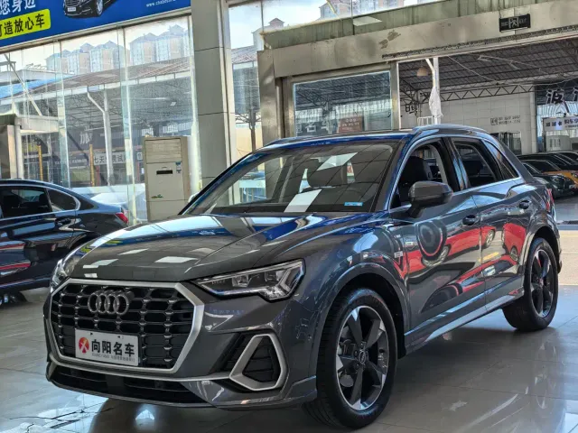 Фотография автомобиля — Audi Q3