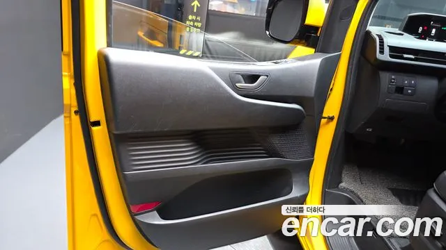 Hyundai Staria Staria L3.5 Школьный автобус — Фото автомобиля 22