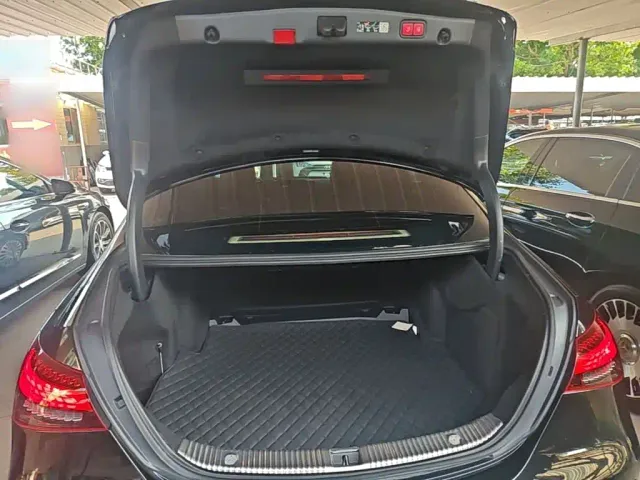 Mercedes-Benz E-Class — Фото автомобиля 18