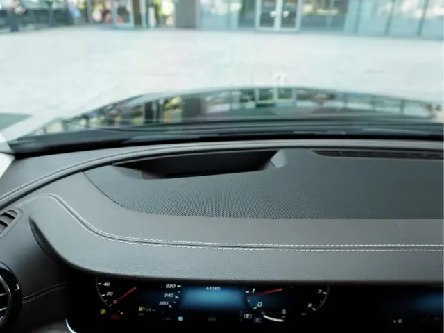 Mercedes-Benz E-Class — Фото автомобиля 22
