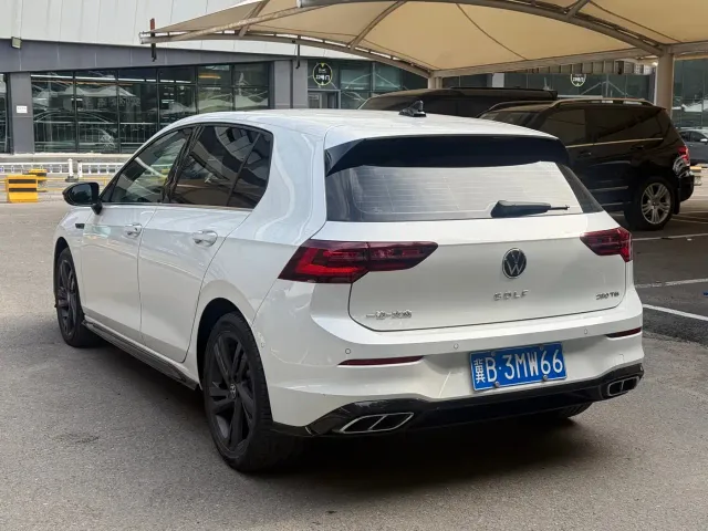 Volkswagen Golf — Фото автомобиля 5