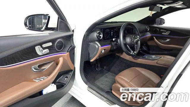 Mercedes-Benz E-Class — Фото автомобиля 10