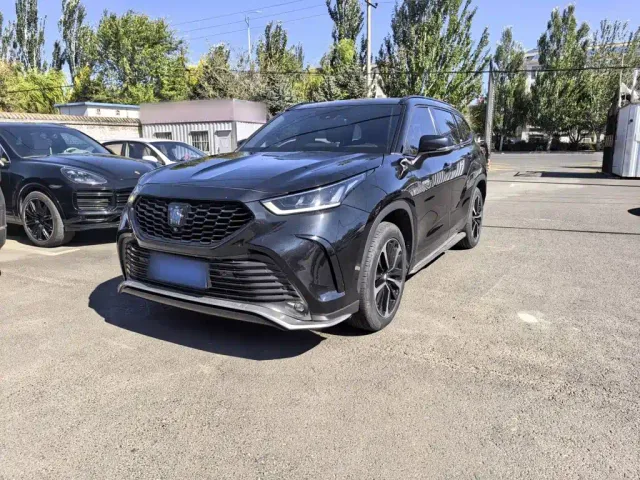 Фотография автомобиля — Toyota Crown Kluger