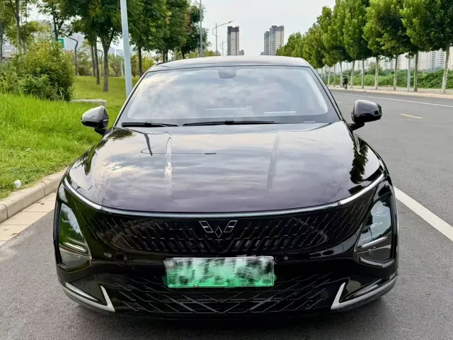 Wuling Starlight — Фото автомобиля 2