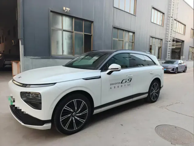 Xpeng G9 — Фото автомобиля 3