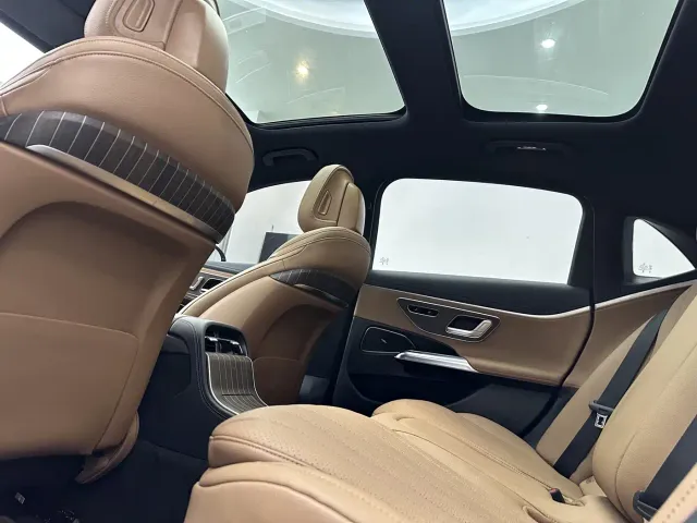 Mercedes-Benz E-Class — Фото автомобиля 15