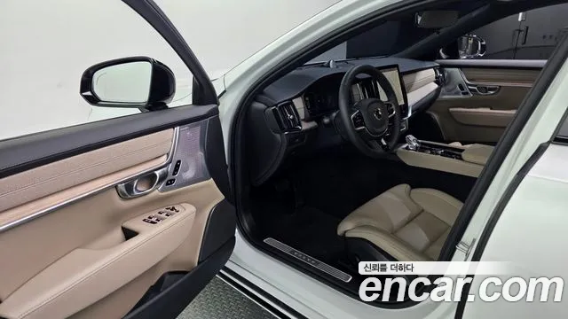 Volvo S90 — Фото автомобиля 10