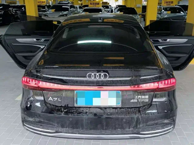 Audi A7L — Фото автомобиля 4