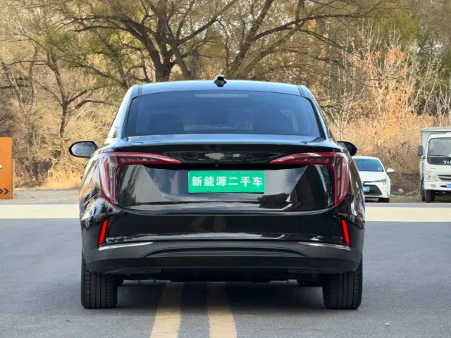 Hongqi E-QM5 — Фото автомобиля 6