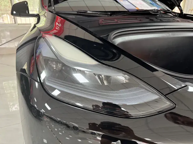 Tesla Model Y — Фото автомобиля 27