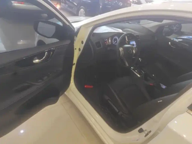 Nissan Tiida — Фото автомобиля 15