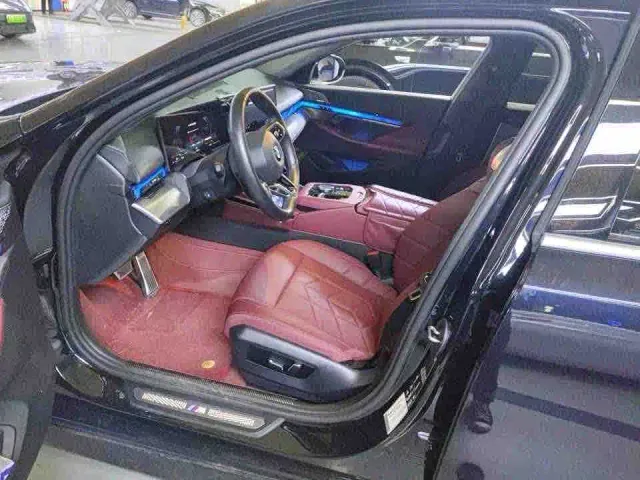 BMW 5 Series — Фото автомобиля 6