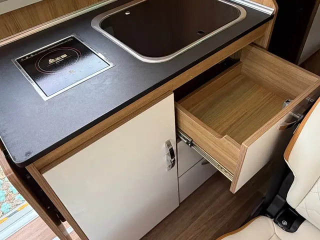 SAIC Maxus SAIC Maxus MAXUS V90 RV 2023 Traveller V90 Classic — Фото автомобиля 22