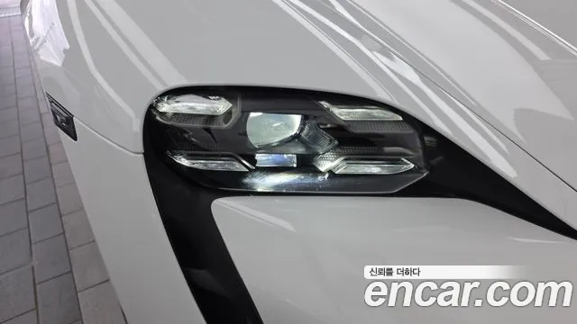 Porsche Taycan Taycan Khan — Фото автомобиля 7
