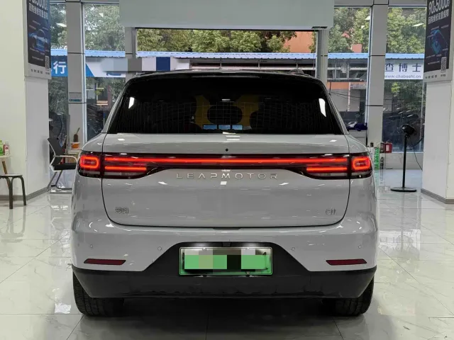 Leapmotor C11 — Фото автомобиля 10