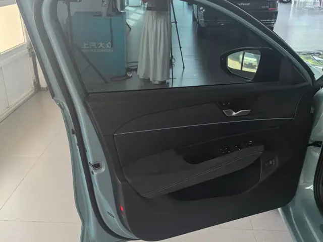 Volkswagen Passat — Фото автомобиля 8
