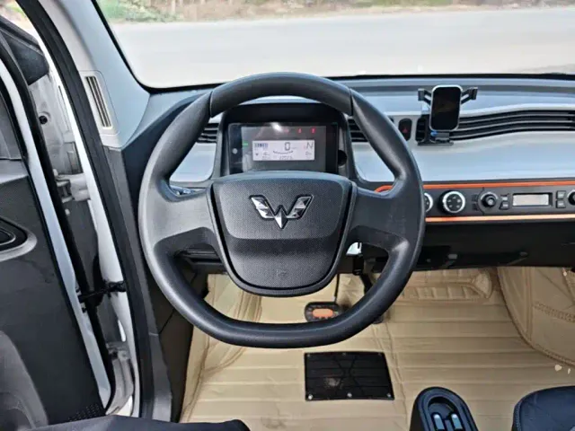 Wuling Hongguang Mini EV — Фото автомобиля 10
