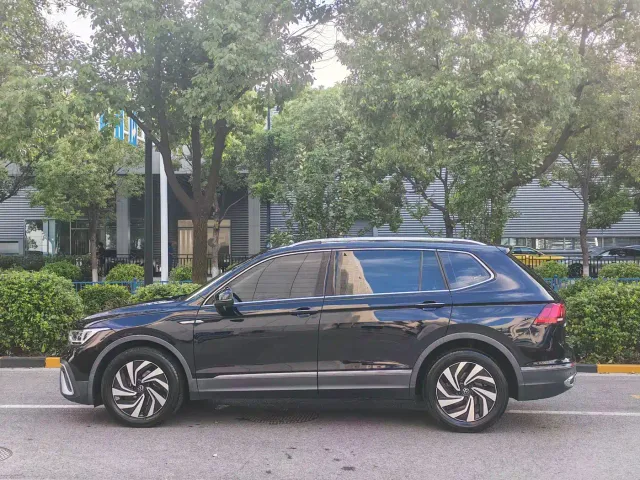 Volkswagen Tiguan L — Фото автомобиля 7
