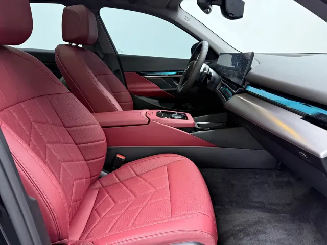 BMW 5 Series — Фото автомобиля 9