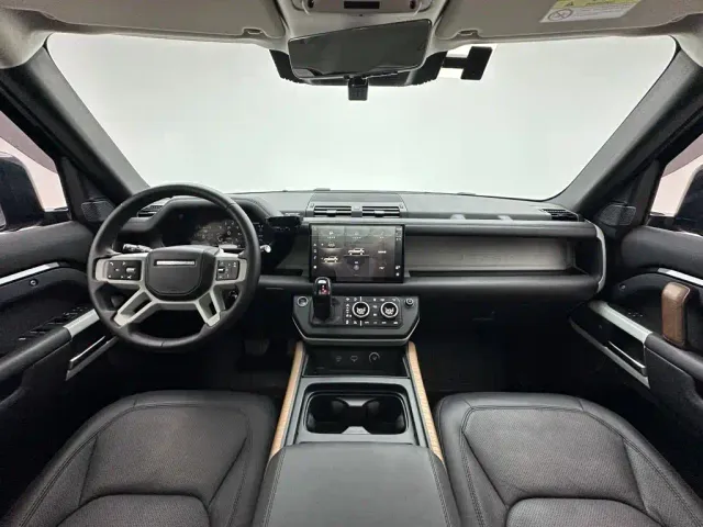 Land Rover Defender — Фото автомобиля 20