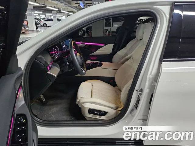 BMW 5 Series G60 — Фото автомобиля 11