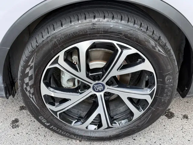 BYD Tang — Фото автомобиля 3
