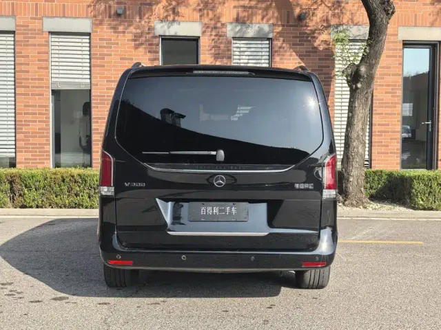 Mercedes-Benz V-Class — Фото автомобиля 12