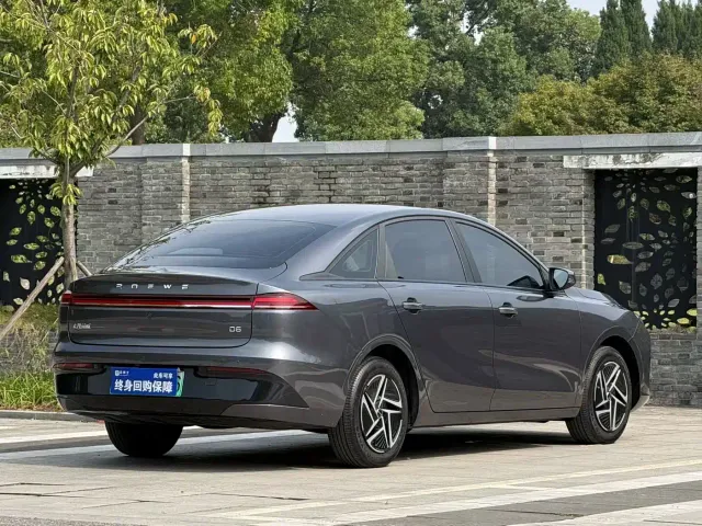 Roewe D6 — Фото автомобиля 4