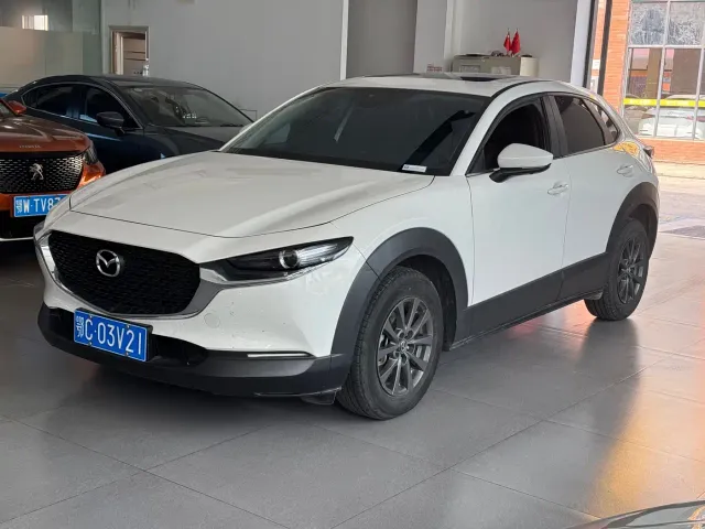 Фотография автомобиля — Mazda CX-30