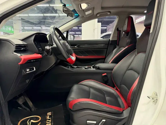 Geely Emgrand S — Фото автомобиля 12