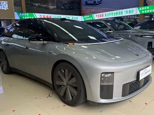 Li Auto i6 — Фото автомобиля 3