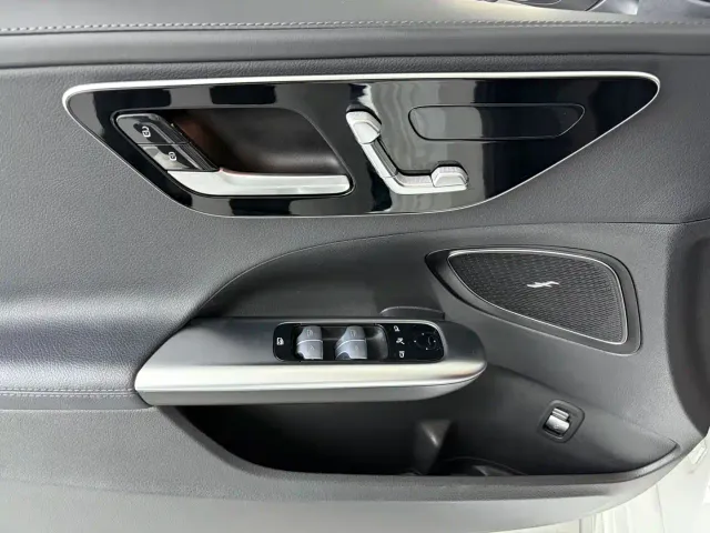 Mercedes-Benz C-Class — Фото автомобиля 8
