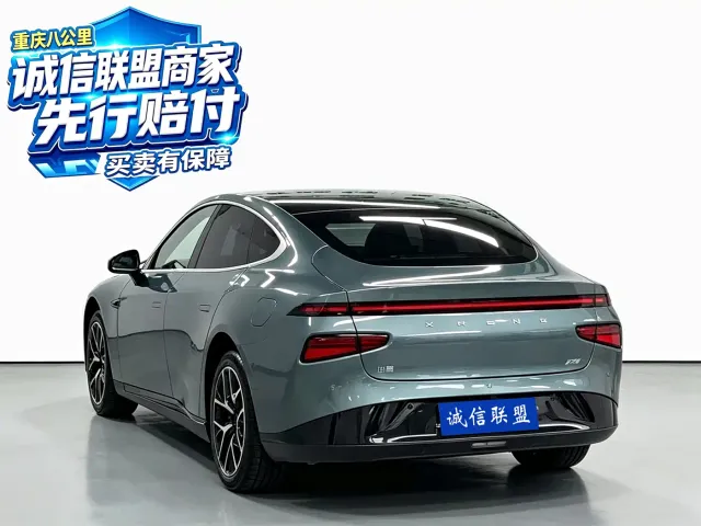Xpeng P7 — Фото автомобиля 3