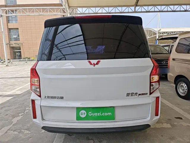 Wuling Hongguang Plus — Фото автомобиля 5