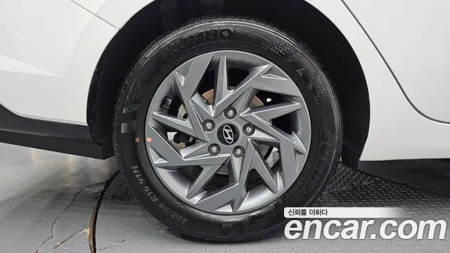 Hyundai Avante — Фото автомобиля 5