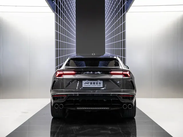 Lamborghini Urus — Фото автомобиля 13