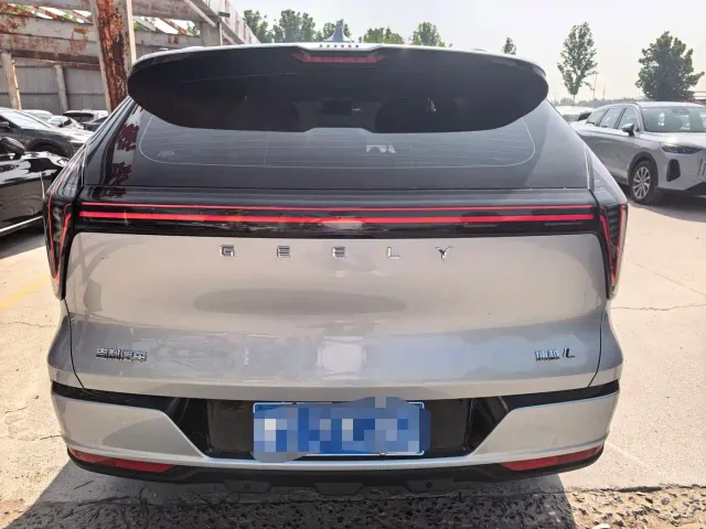 Geely Boyue L — Фото автомобиля 10
