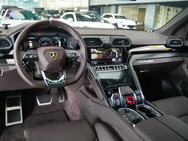 Lamborghini Urus — Фото автомобиля 10