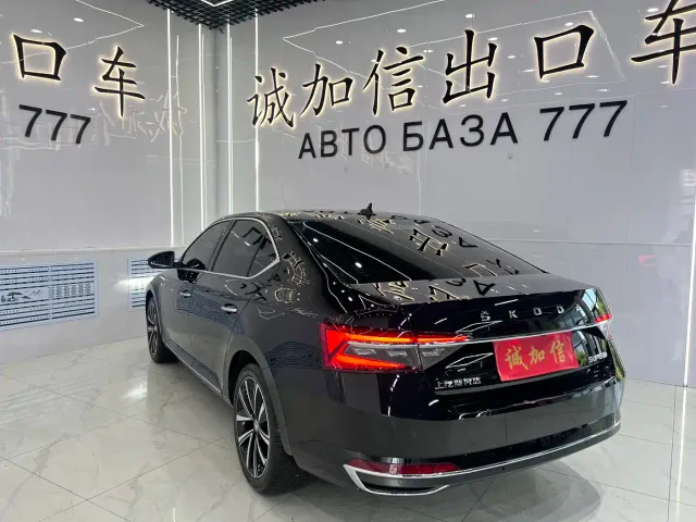 Skoda Superb — Фото автомобиля 6