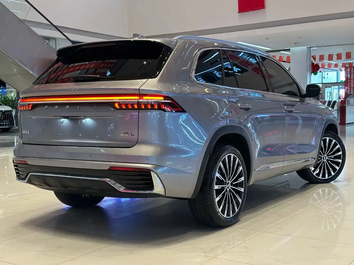 Geely Xingyue L 2025 Oriental Glory 2.0TD Automatic Star Collector Edition — Фото автомобиля 5
